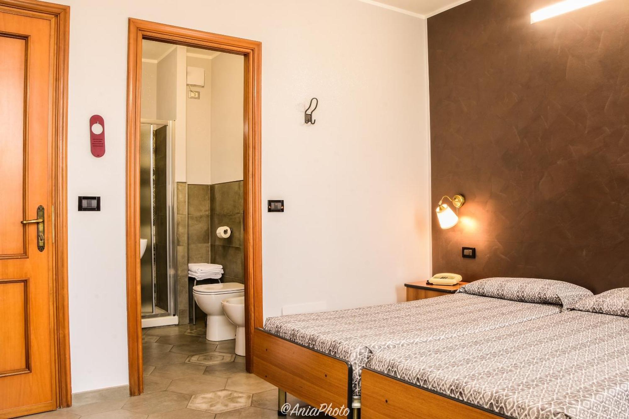 Albergo Florida Taggia Exterior foto